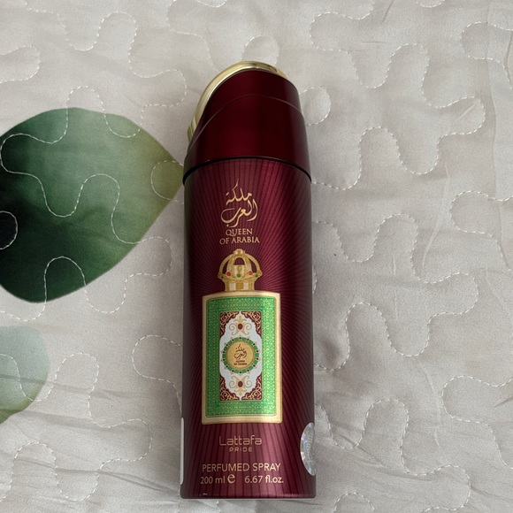 Lattafa Other - Lattafa Queen of Arabia Perfumed Spray - Burgundy